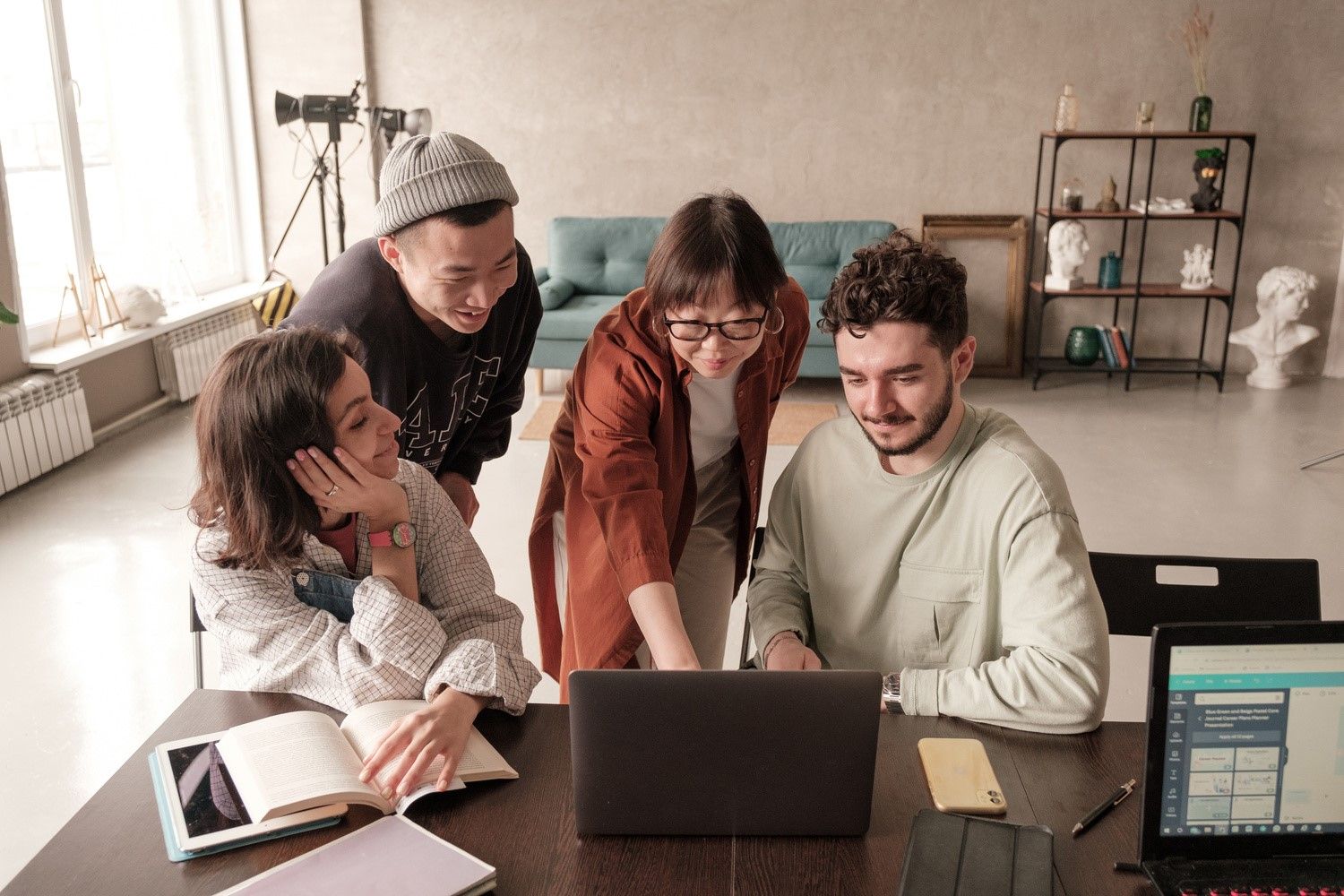 Making Presentations an Extension of Research